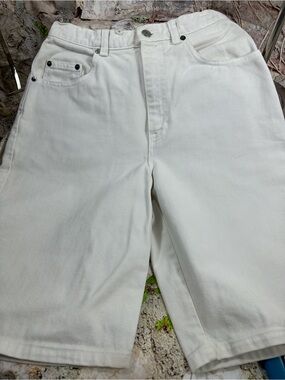 Bermuda short SZ 9/10 white new without a tag never worn Jean 0131